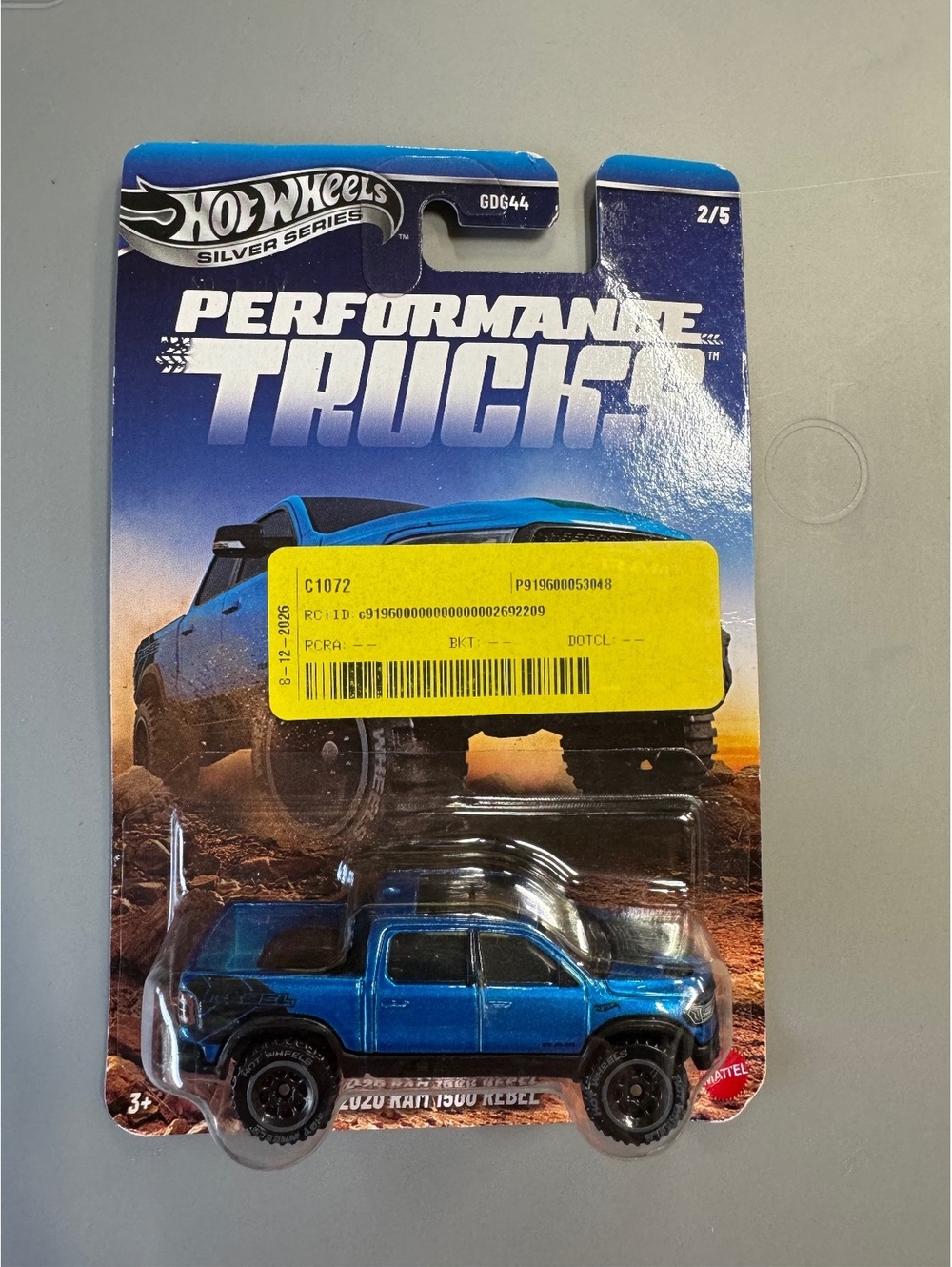 Hot Wheels Silver Series Performance Trucks 2022 Isuzu Man 1500 Model Toy Truck